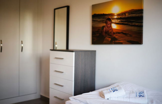 Sunny and Family Friendly Apartment Directly at the Pool - Foto 13