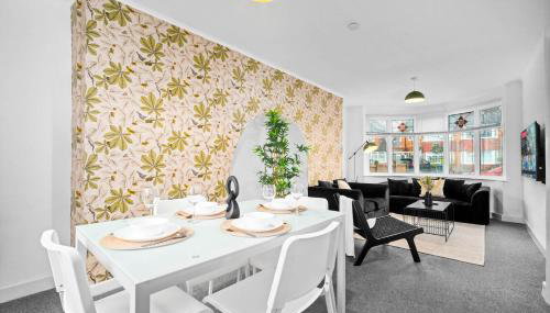Stylish 3 Bedroom House - Parking - Garden - Great Barr - Netflix - Top Rated -121J - Foto 3