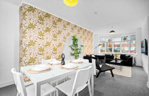 Stylish 3 Bedroom House - Parking - Garden - Great Barr - Netflix - Top Rated -121J - Foto 3