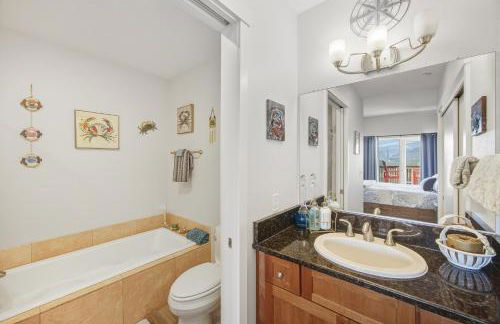 Oceanfront Bliss King Suite & Pet-Friendly Stay - Foto 25