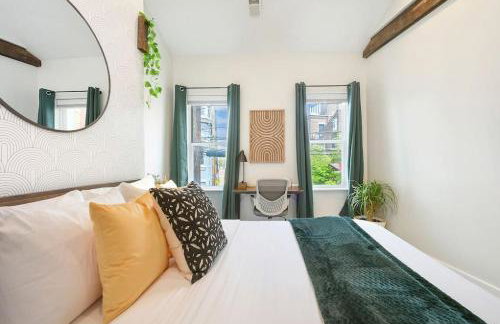 HostWise Stays - The Larryville - Amazing Bathroom, Perfect Location, Custom Build - Foto 37