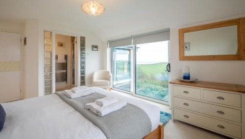 Spacious Coastal Retreat with Sea Views - Foto 5