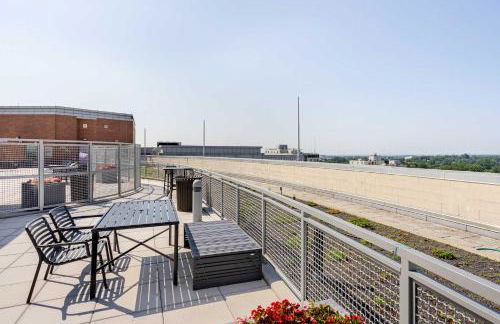 Downtown Silver Spring 2BR Skyline Balcony Suite Walkable to DC Metro LuxePad - Foto 34