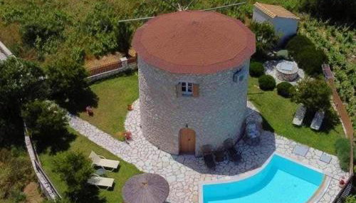 Anemomilos Villa - Foto 1