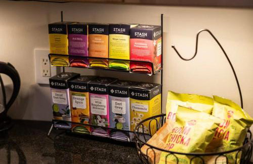 Top of The Peak: Downtown Gem! Steps to Beach - Foto 15