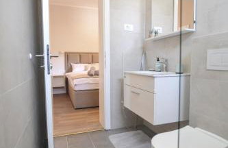 Tony's house in garden - Photo 10