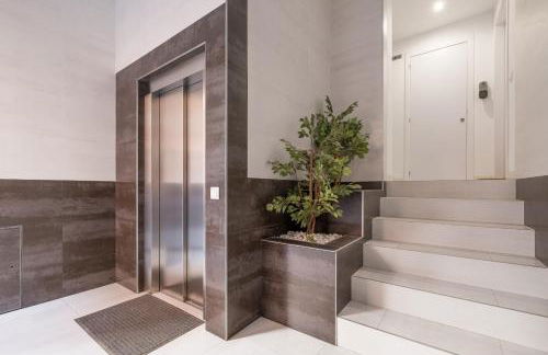 Modern, Stylish Apartment - Photo 22