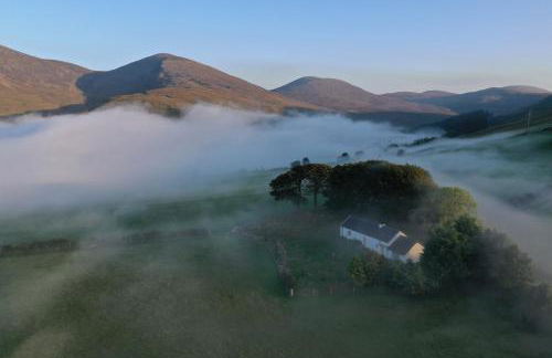 Thistle Thatch Cottage and Hot Tub - Mourne Mountains - Foto 7