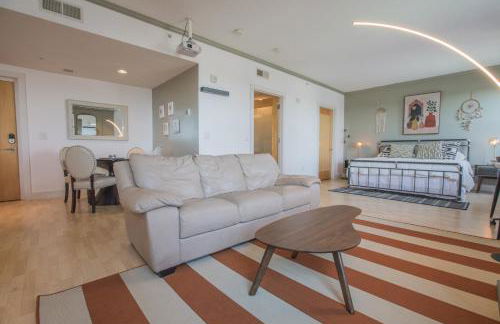 Designer Downtown Condo Suite - Splendid View - Foto 2