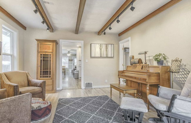 2BR Central Location Big Backyard & Dog Friendly! - Photo 22