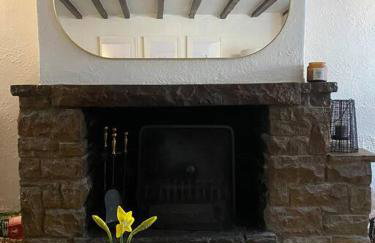 1750's cottage with open fire and beams - Foto 7