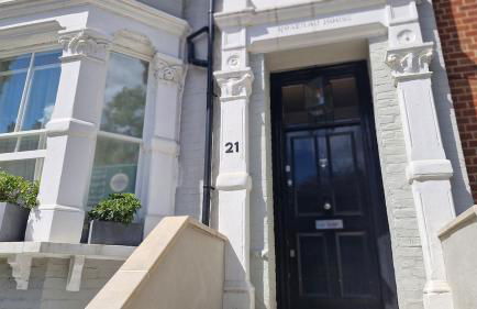 Charming Bright 2-Bed Heritage Flat, Battersea Park, London - Foto 18