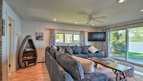 Lakefront Bellaire Getaway with Kayaks, Dock and Grill - Foto 2