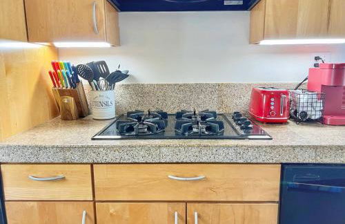 Groovy Getaway Retro Vibes in North Park, SD - Foto 16