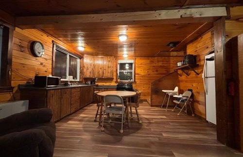 Cute 3 bedroom cabin on a farm - Foto 13