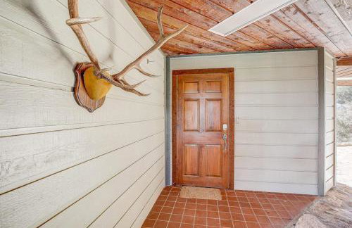 Stunning Lakefront Home with 2 Patios, Chef's Kitchen, & Lake Access - Foto 45