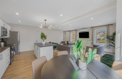 Spacious House in Prime Location - Photo 33