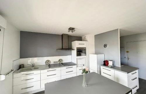 City & cosy, LYON CHARCOT- WIFI - LAVE LINGE - BALCON - PARKING - Foto 15