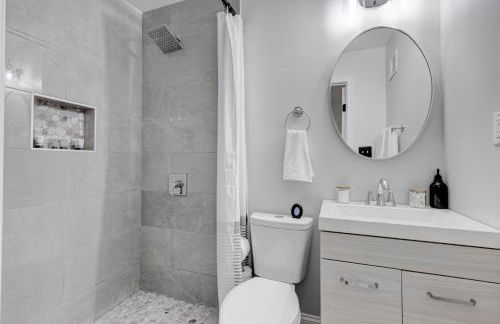 Elegant Urban Retreat - Walk To Patterson Park - Photo 16