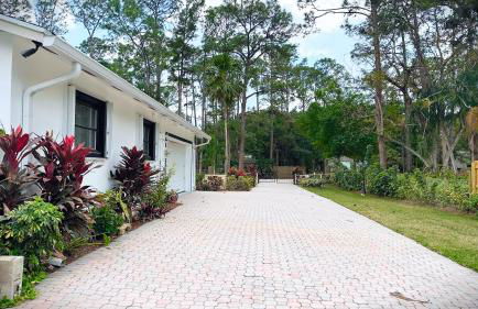 Luxury Jupiter Farm Getaway Pool, BBQ, Game Shed - Foto 38