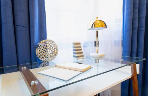 E10-1 Designer East Village Townhouse 1BR - Foto 56