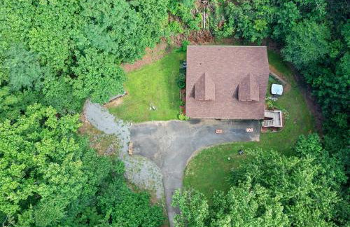 Cabin 3 Miles off I-40-hot tub-firepit-secluded better than a Hotel - Photo 31