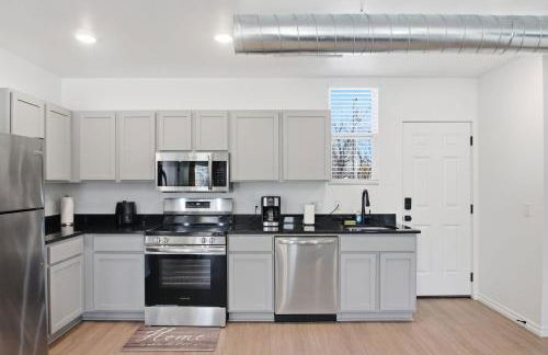 Modern 2BR Near Downtown OKC home - Foto 12