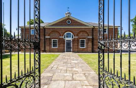 Luxury 10,000 Sq Ft 7-bed Mansion With Indoor Pool - Foto 6