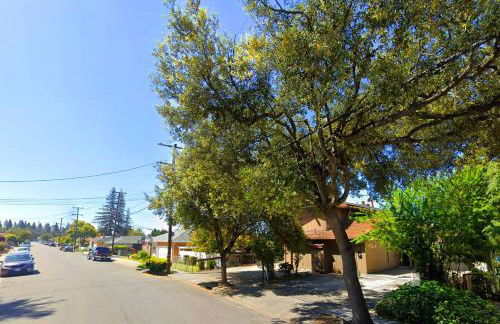 Modern Bay Area Retreat | Balcony + Private Patios - Foto 29