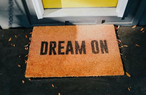 Dream On – Style & Comfort Near Historic Downtown - Foto 28