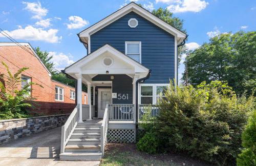 GATHERING HOUSE IN HISTORIC OAKWOOD - Foto 29