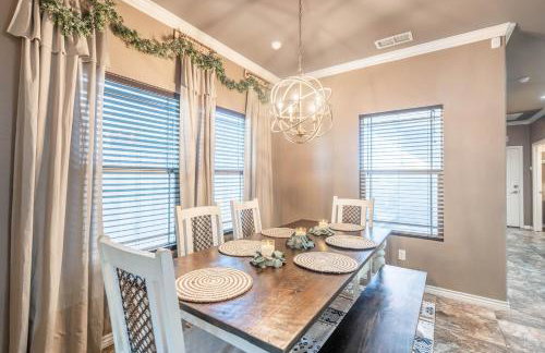 Sunset Retreat, Clean Modern 3BR, Garage, Near 191 - Foto 12