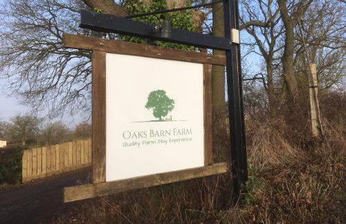 Coach House at Oaks Barn Farm Alcester with optional hire Salt water hot tub - Photo 24