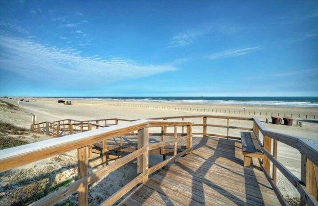 Beach Boardwalk Access Pool + Remodeled Interior Tropical Haven by Avantstay - Photo 7