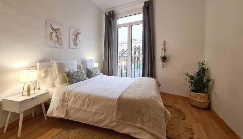 21ARA1085- Fabulous 4BR apartment in Ciutat Vella - Photo 5