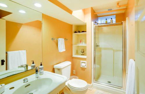 Charming MPLS Home with Patio - Walk to Uptown! - Foto 25