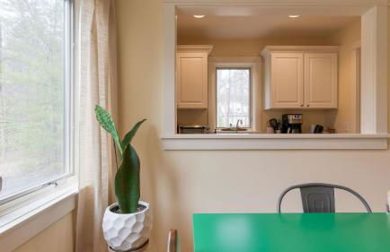 PoolHot Tub Firepit Near Hikes Shops Dining Cragswood Lodge by AvantStay - Foto 42