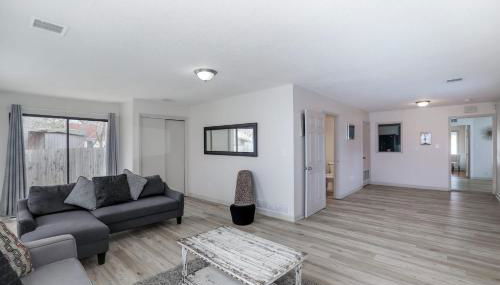 Spacious West Side Home away from Home! - Foto 2