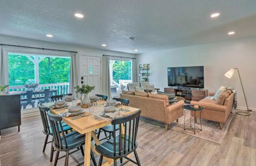 Lakefront Townville Gem with Boat Dock and Kayaks - Foto 3