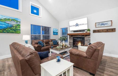 Private Hot Tub, Lake View, 2400 of Free Daily Tickets, Unique Floor Plan! - Foto $