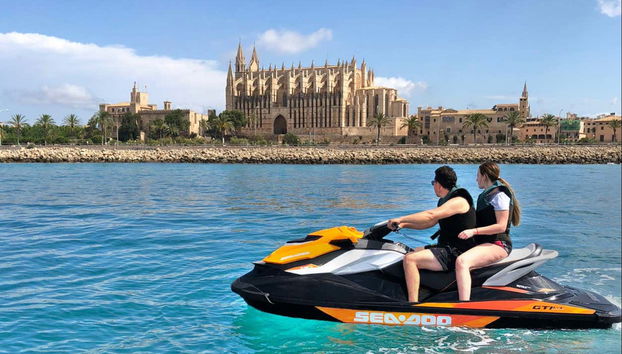 Admiring the cathedral from the sea