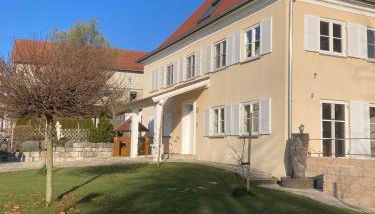 Lichtdurchflutete 65m2 Einliegerwohnung mit großer Südterrasse und Komfort-Bad - Foto 5