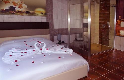 La Pépite d'Amour, spa, sauna, piscine à volonté ! - Foto 6