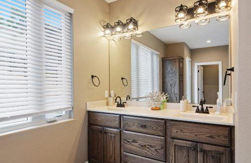 Luxury Home on Cove with Boat Slips, Waterslides, and Jump Deck - Foto 53