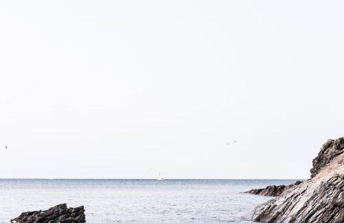 Bovisand Beach Area Chalet, 2-Bed Sea View with Gated Parking & BBQ - Photo 12