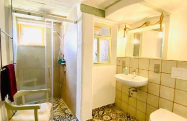 Ganze Wohnung - Erdgeschoss - sehr ruhig - Hundefreundlich - Regendusche - Bodenheizung - Küche - easy Check-in mit Schlüsselbox - Foto 11