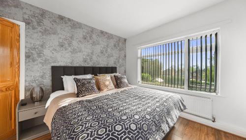 Spacious 3-BR Home-Driveway, Sky-TV-Fast WiFi - Foto 2