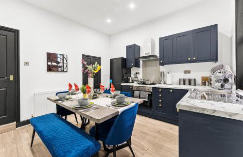 Designer 4 Bed House in Leeds - Sleeps 13 - Foto 2