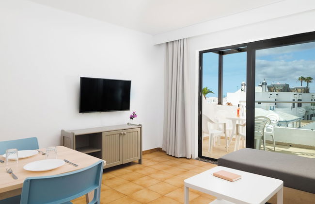 Apartamentos Los Tulipanes - Photo 28