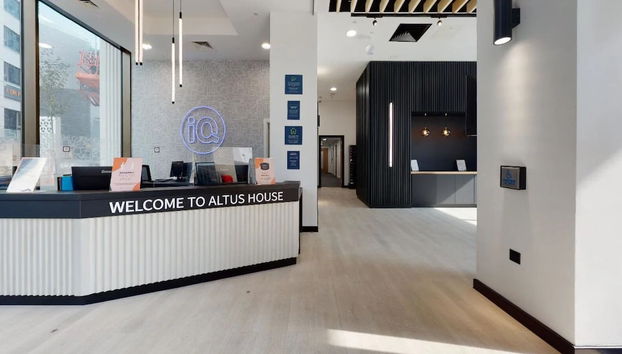 Altus House - Foto 4, Mostrador del conserje